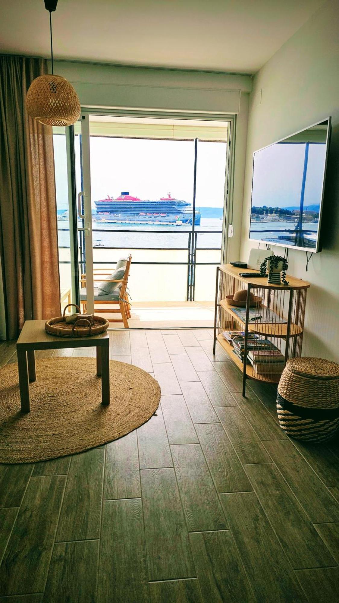 Sun And Sea Deluxe Apartments Split Exteriör bild
